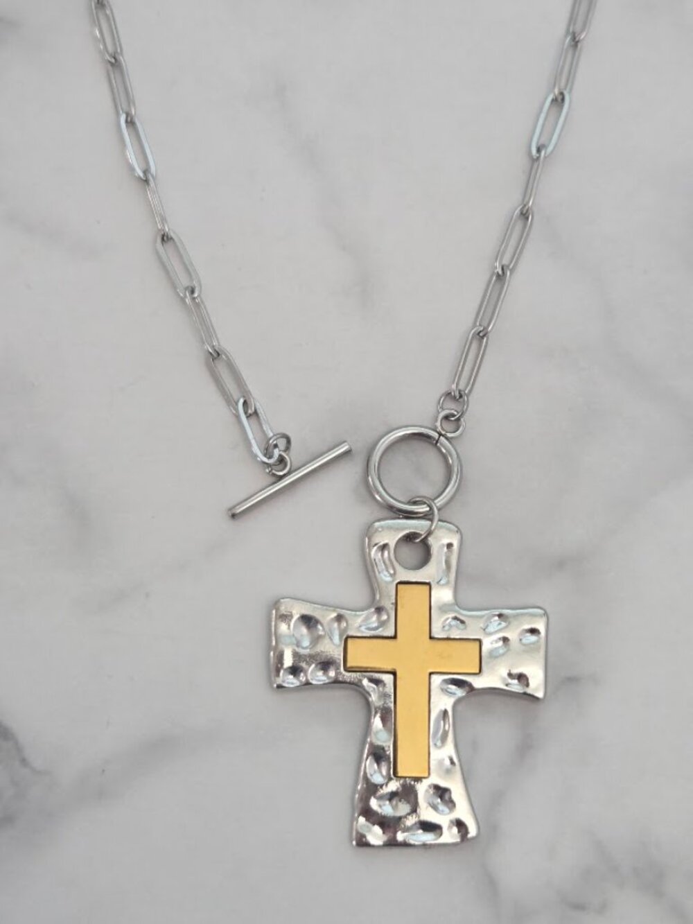 Two Tone Hammered Silver Gold Cross Pendant Paperclip Chain Toggle Necklace - Picture 7 of 15